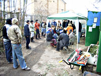 image: briefing session for the volunteers