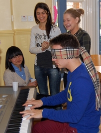 Blindfolded piano playing