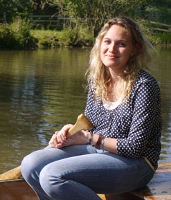 University Pathways students go Punting in Oxford