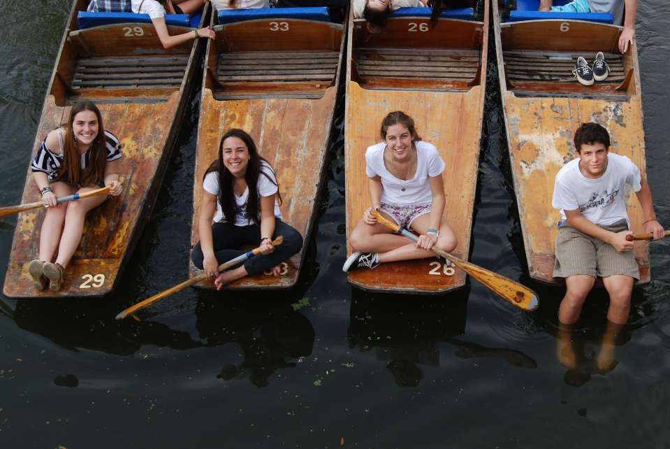 Student Punting Student punting